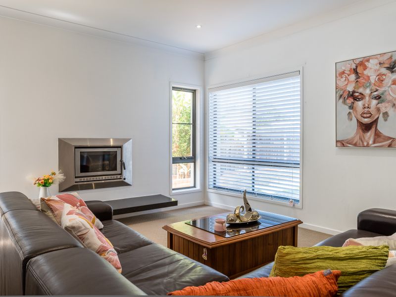 Willow – Charming Retreat with Garden & Patio