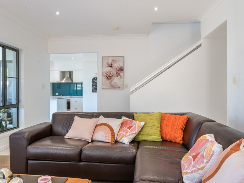 Willow – Charming Retreat with Garden & Patio