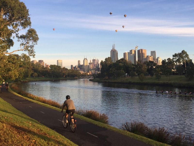 Yarra River Trails: 1 km away (12-minute walk)