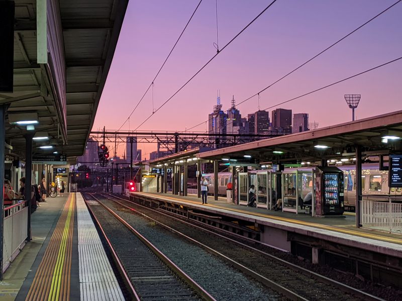 Richmond Train Station: 700 meters away (8-minute walk)