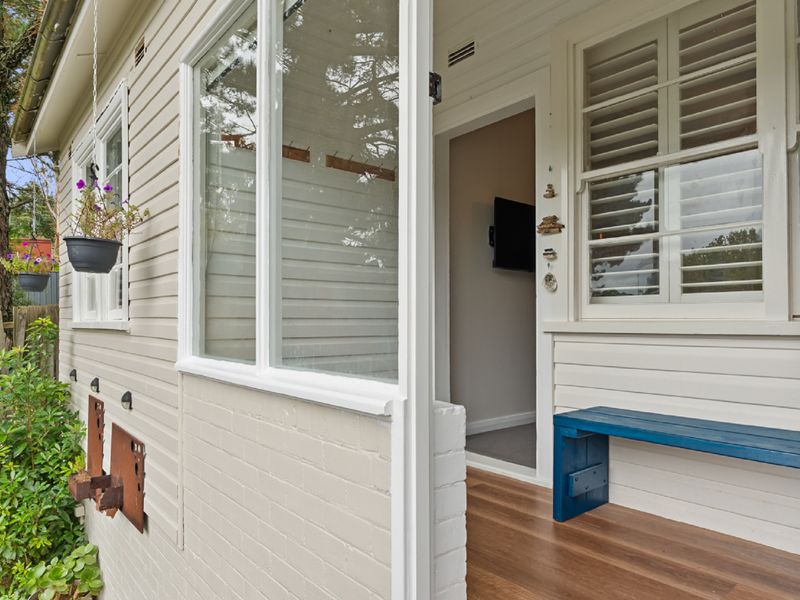 Cozy and Private Patio: Relax on the outdoor deck and enjoy the natural beauty of the surroundings.