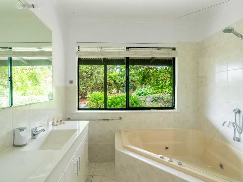 Bathtub