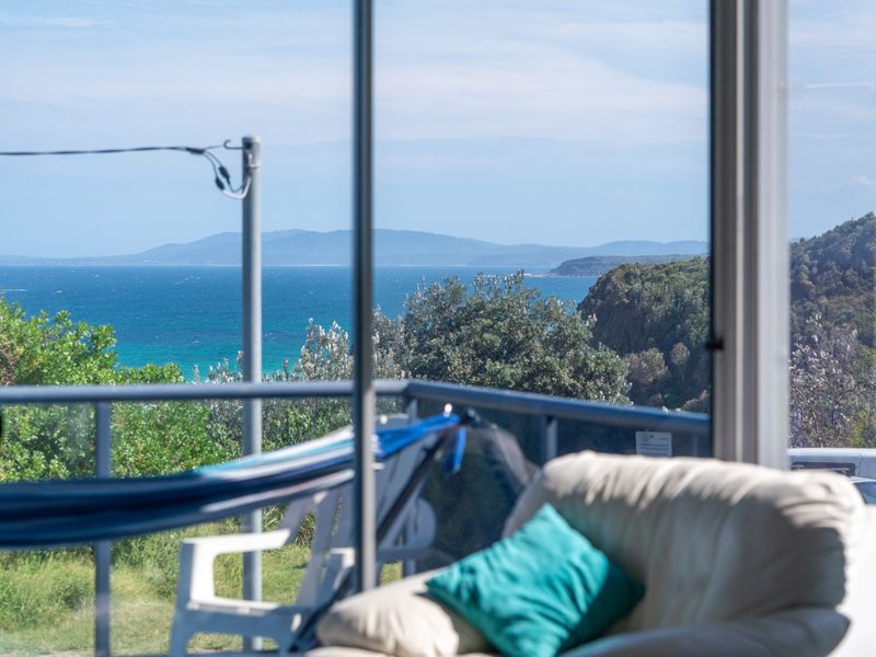 Rennies Beach Waterfront Family Escape