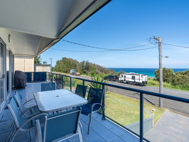 Rennies Beach Waterfront Family Escape