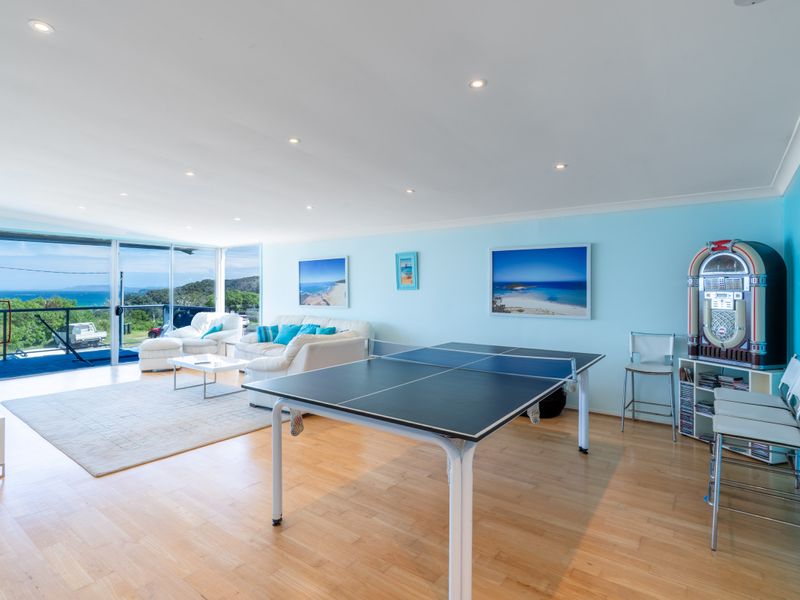Rennies Beach Waterfront Family Escape