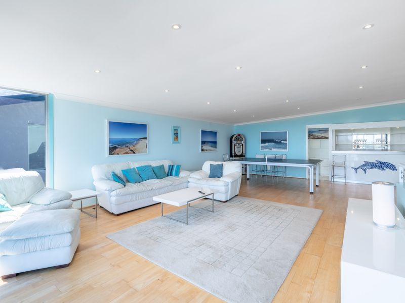 Rennies Beach Waterfront Family Escape