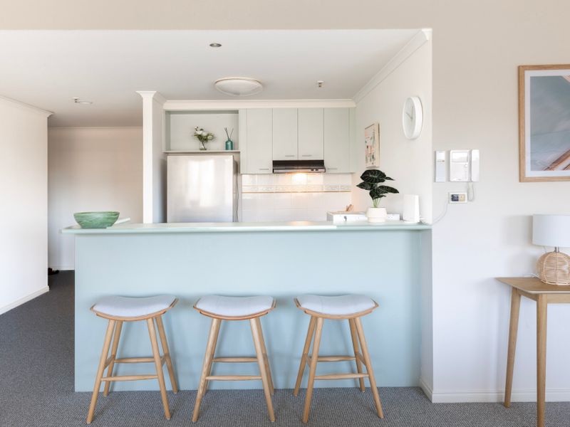 Kitchen bar