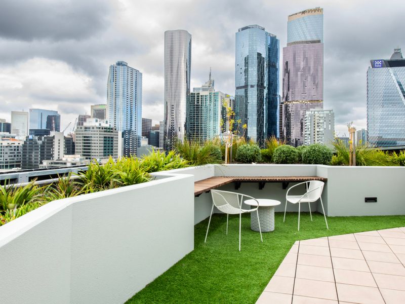 City Lights & Cozy Nights 2BR Retreat with a View