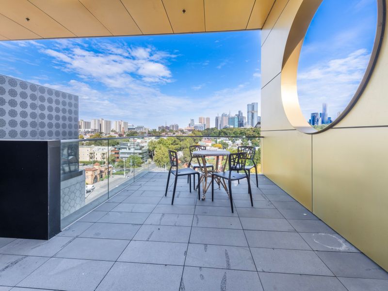 City Views | Unique Carlton Stay