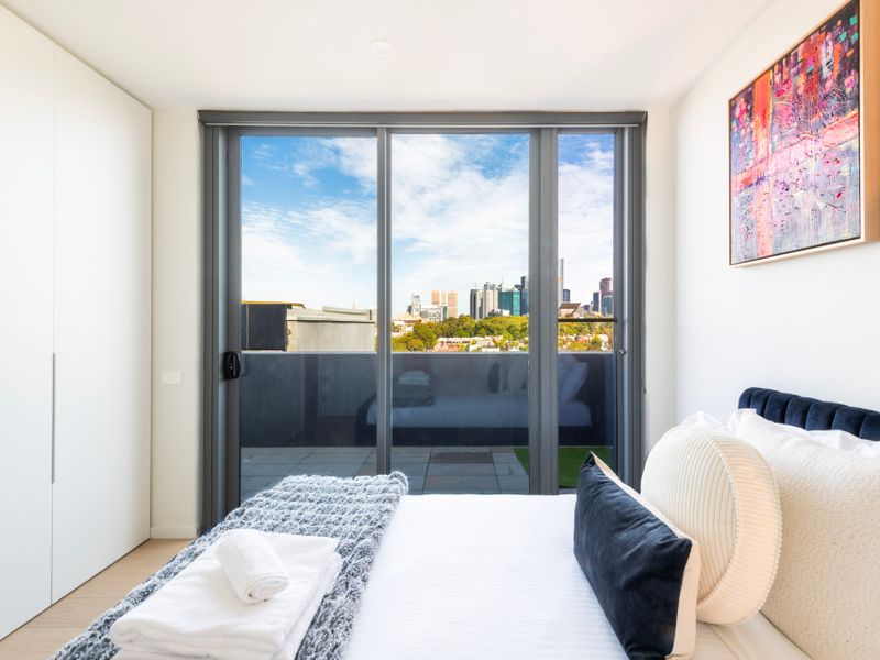 City Views | Unique Carlton Stay