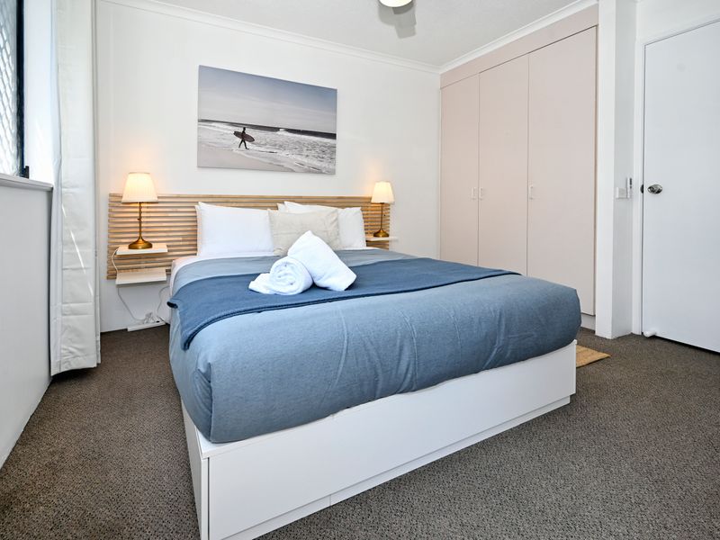 Bedroom 1 with 1 Queen bed