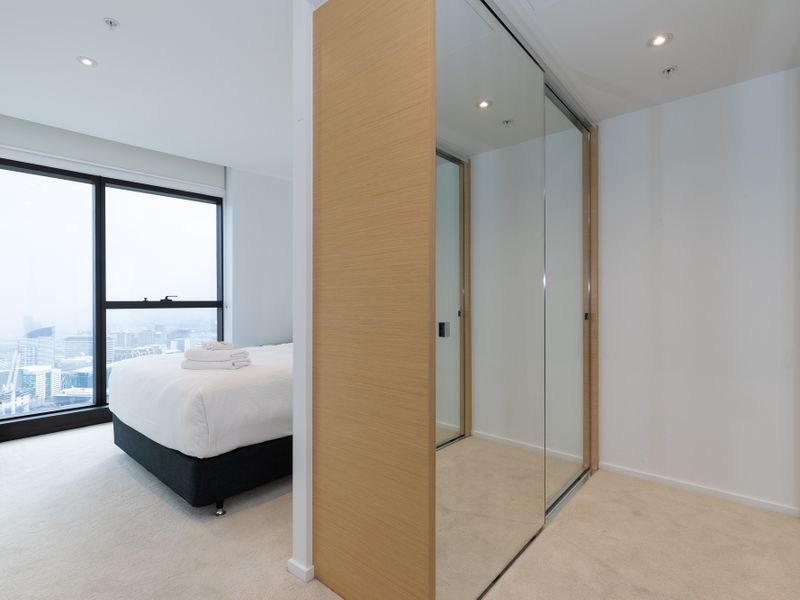 The Pearl Retreat | Elegant 2BR Apartment w Parking