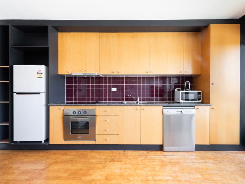 Spacious, well-equipped kitchen