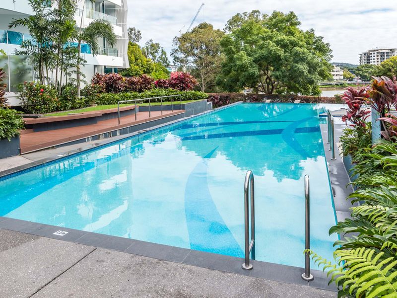 West End Getaway – Heated Pool!