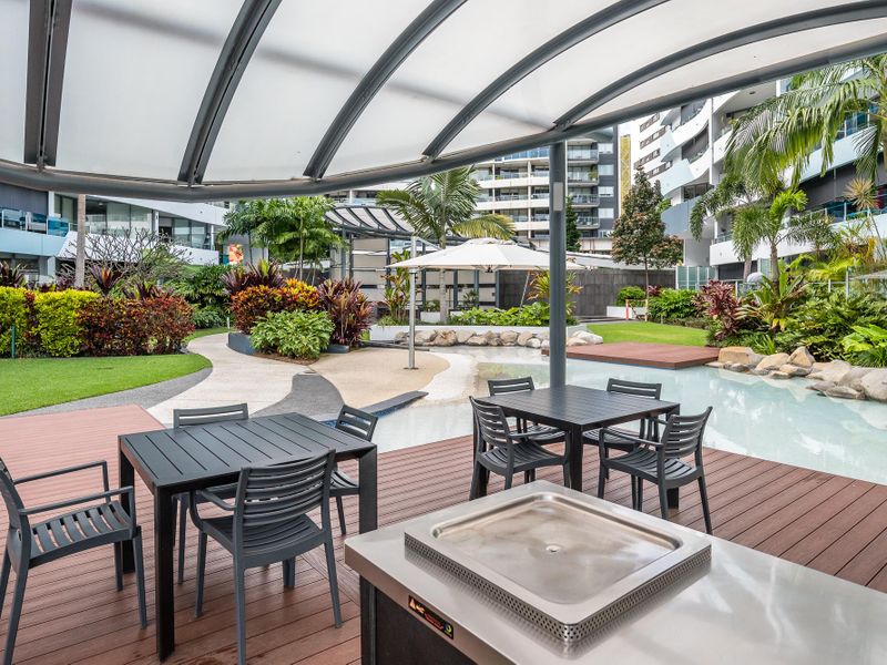 West End Getaway – Heated Pool!