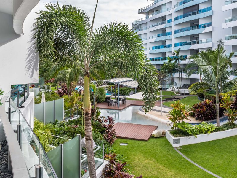 West End Getaway – Heated Pool!
