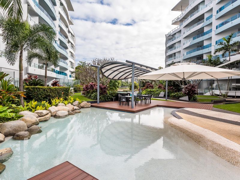 West End Getaway – Heated Pool!