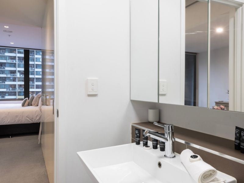 Chic 1BR City Escape W Pool & Gym