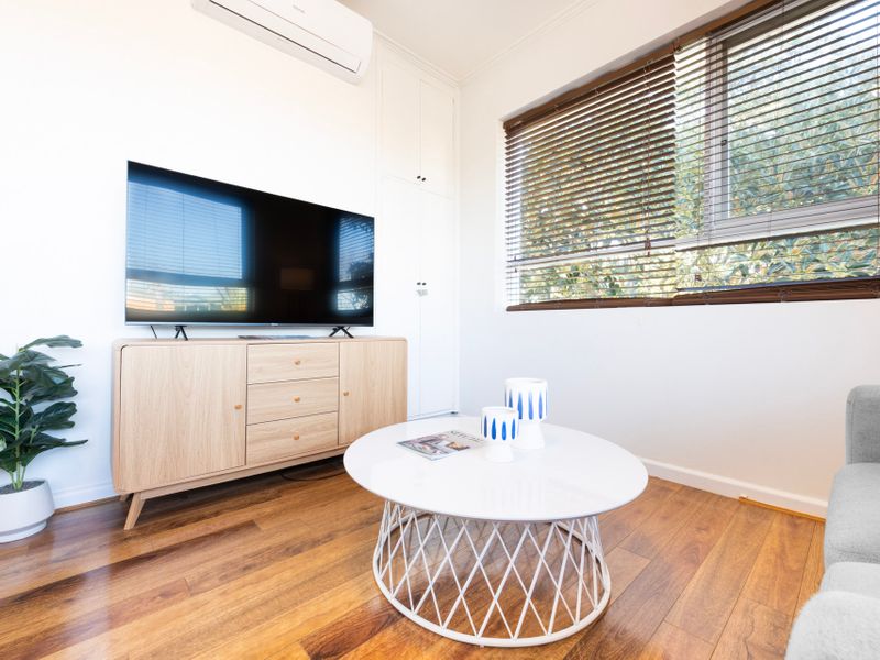Lounge with TV