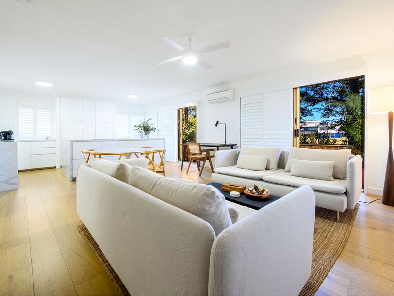 Coastal Calm on Brooke – Sleeps 4 Guests