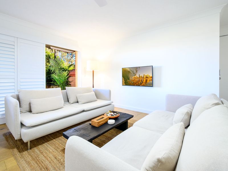 Coastal Calm on Brooke – Sleeps 4 Guests