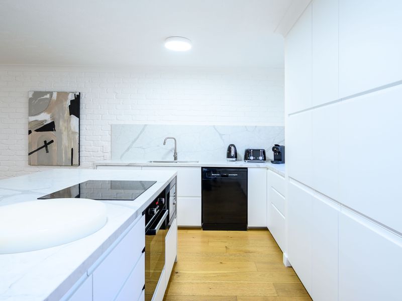 Coastal Calm on Brooke – Sleeps 4 Guests