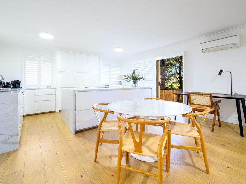Coastal Calm on Brooke – Sleeps 4 Guests