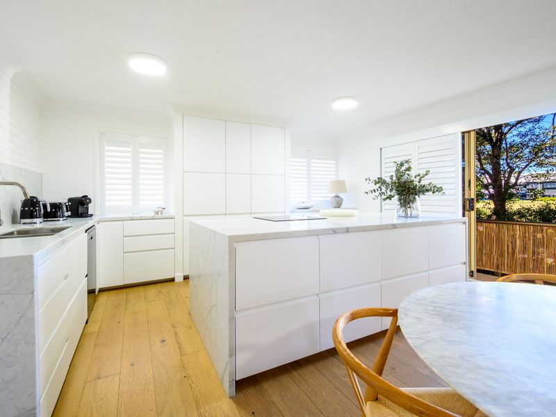 Coastal Calm on Brooke – Sleeps 4 Guests