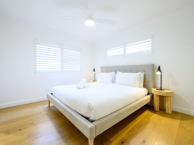 Coastal Calm on Brooke – Sleeps 4 Guests