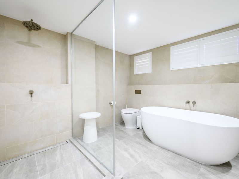 Coastal Calm on Brooke – Sleeps 4 Guests