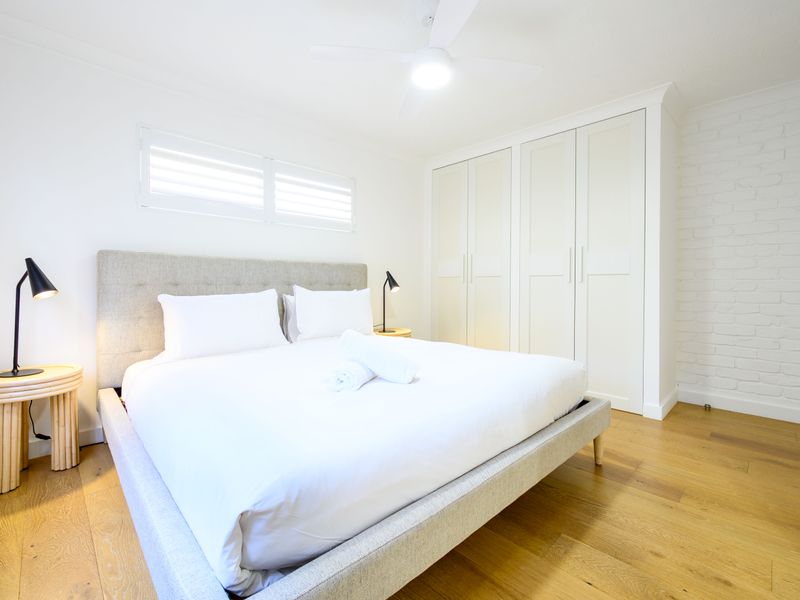 Coastal Calm on Brooke – Sleeps 4 Guests