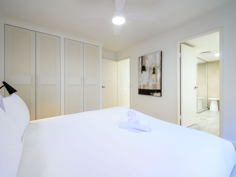 Coastal Calm on Brooke – Sleeps 4 Guests