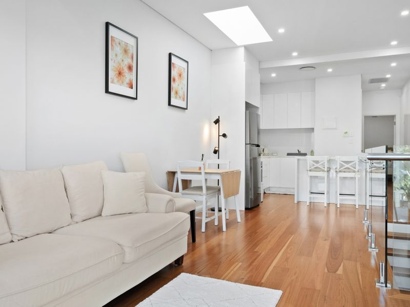 Bright and modern living with a touch of warmth.