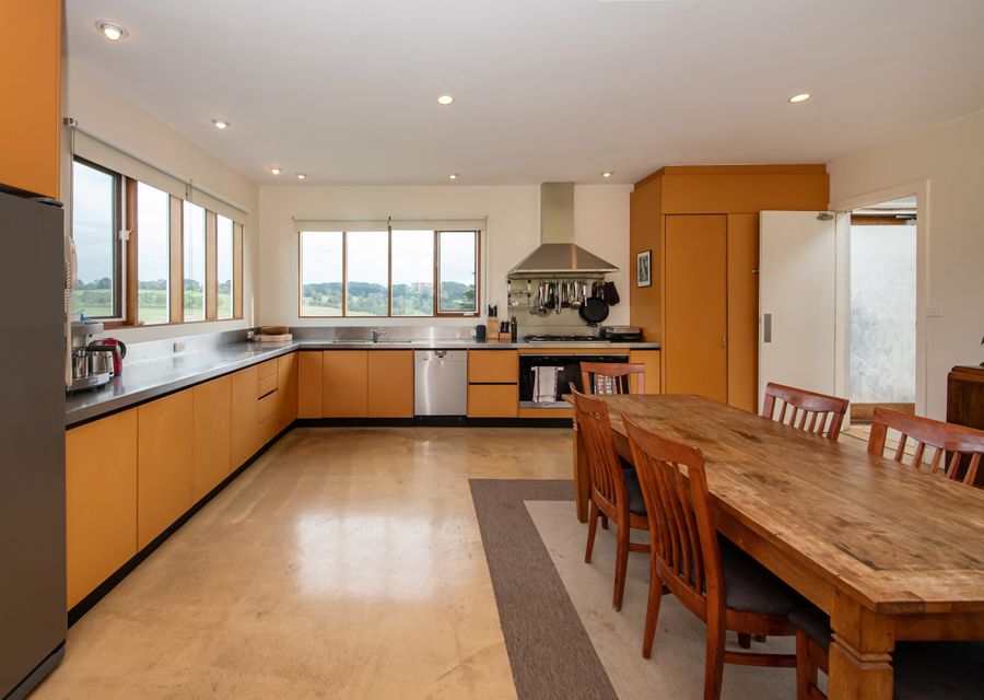 Fully equipped kitchen and informal dining 