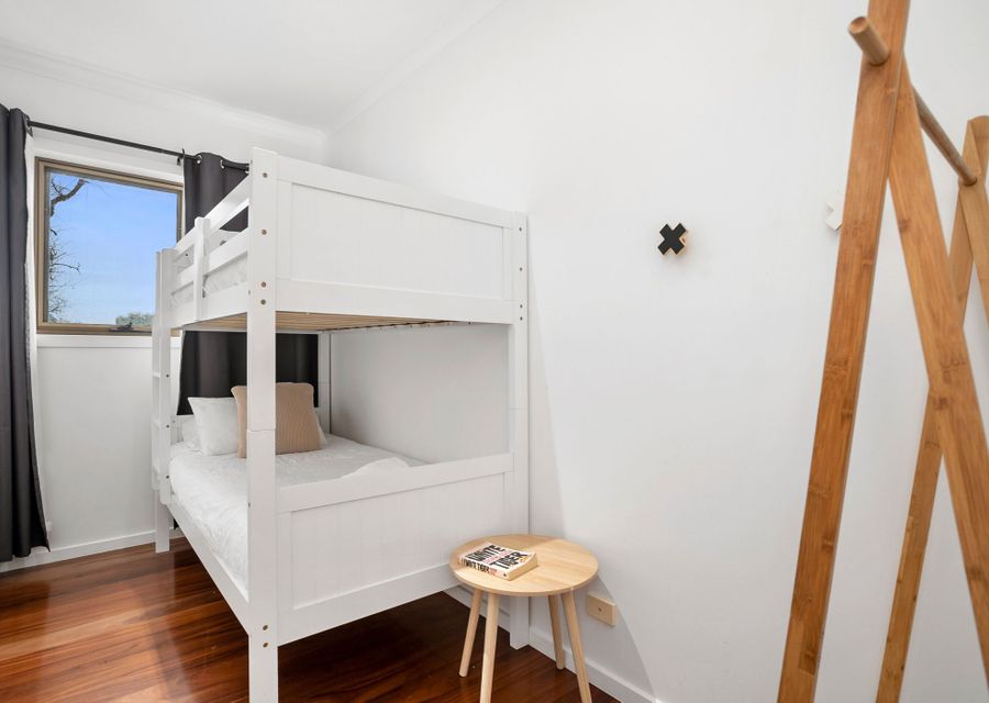 Bedroom with single bunk 