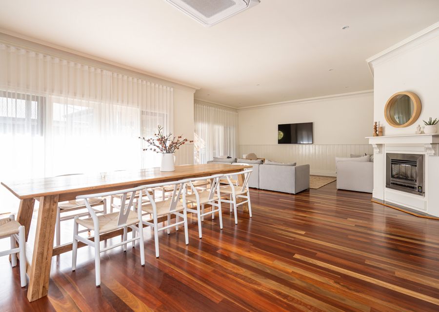 Kia Ora in Rye walk to the beach and shops within minutes