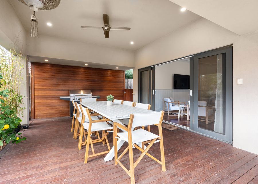 Kia Ora in Rye walk to the beach and shops within minutes
