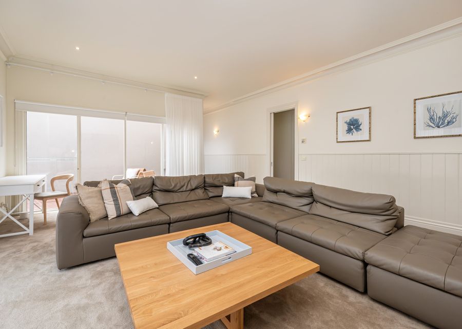 Kia Ora in Rye walk to the beach and shops within minutes