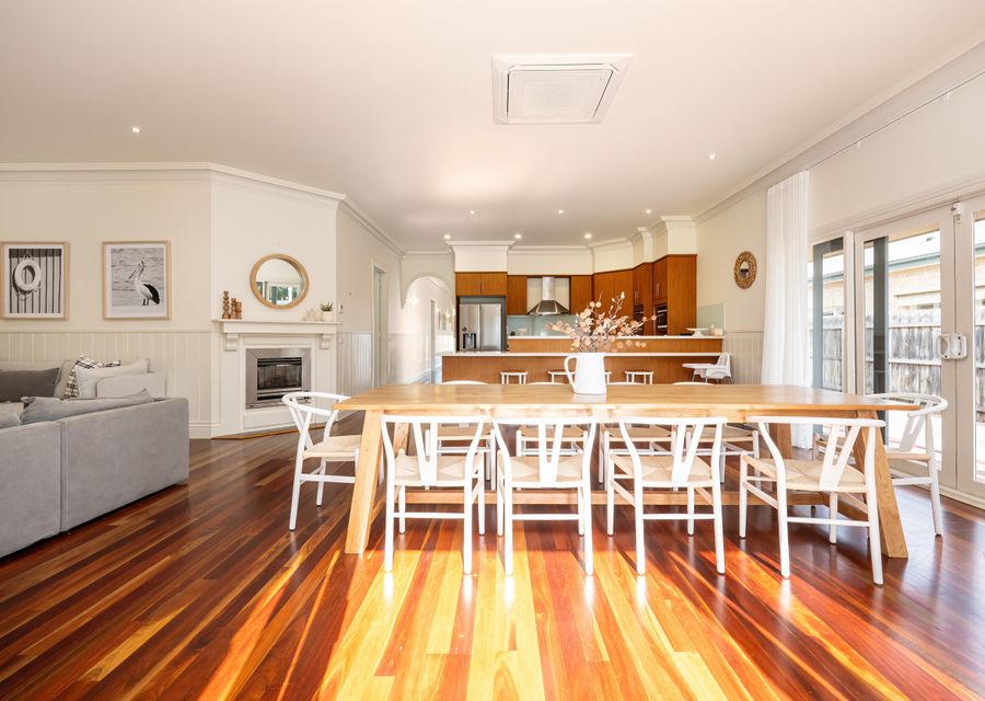 Kia Ora in Rye walk to the beach and shops within minutes