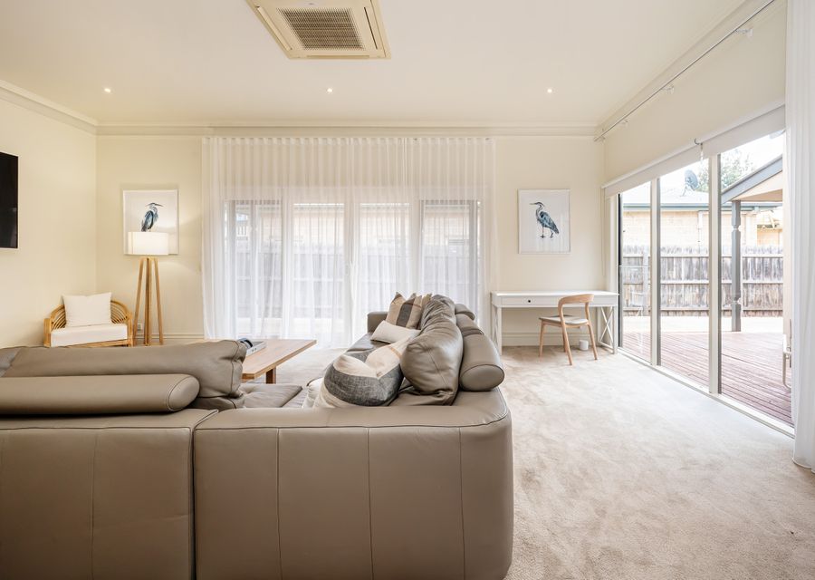 Kia Ora in Rye walk to the beach and shops within minutes