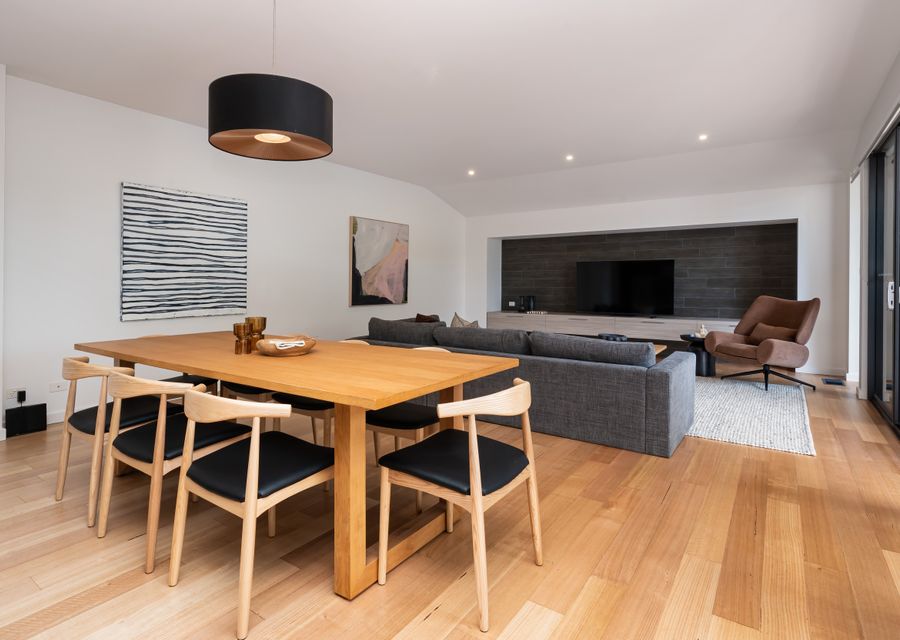 Aura Family Home by the Bay