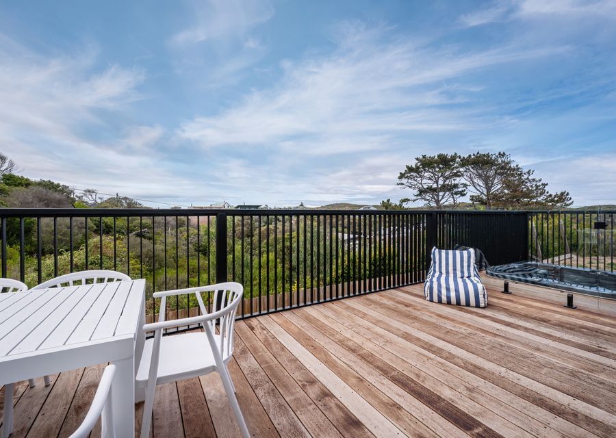 Back deck and Spa views