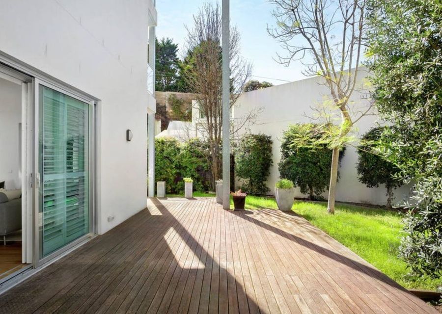 Secure courtyard