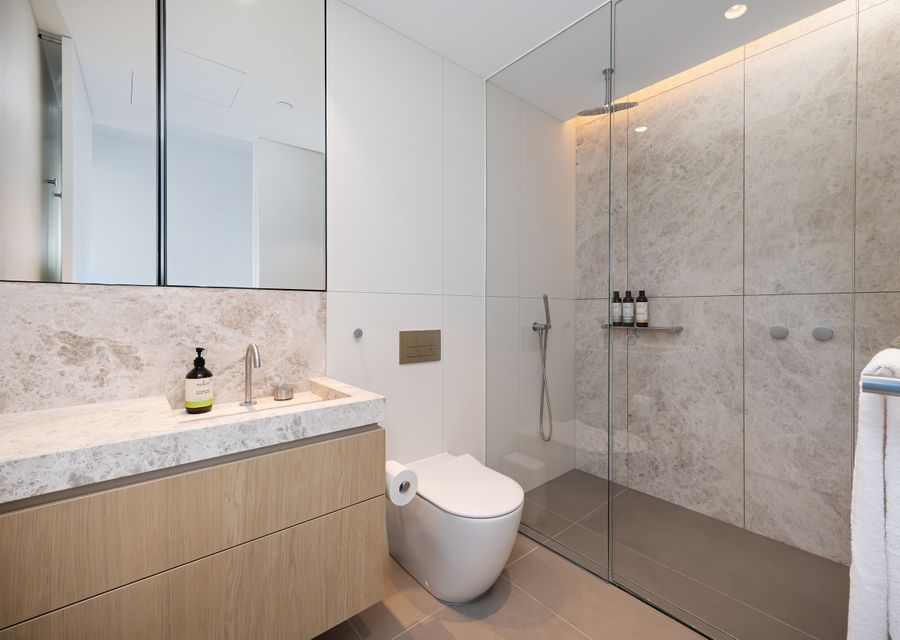 Second ensuite with shower 