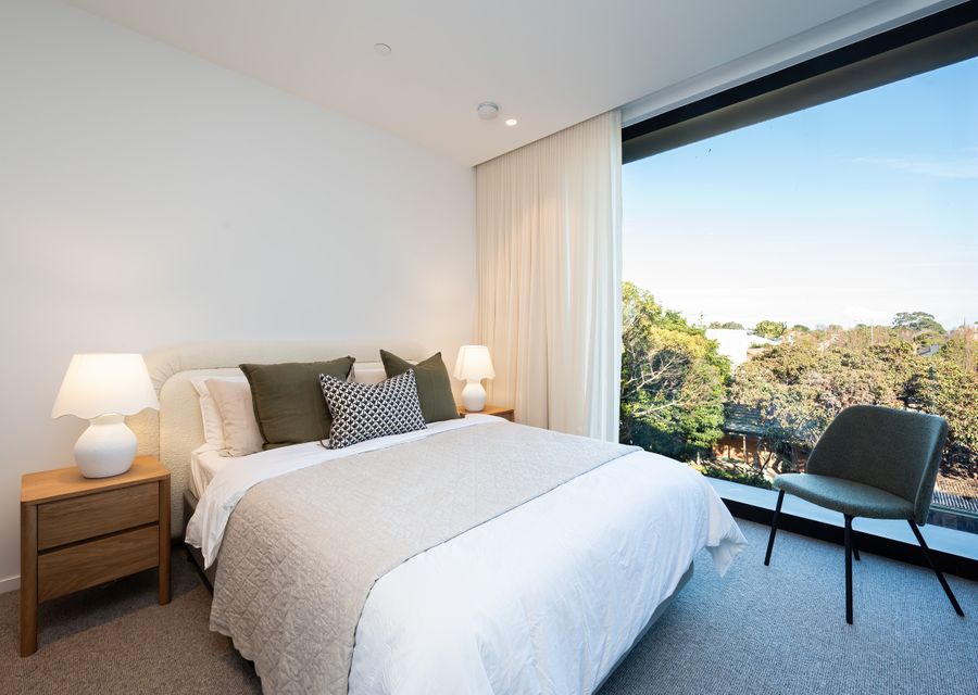 Second bedroom with queen bed and ensuite 