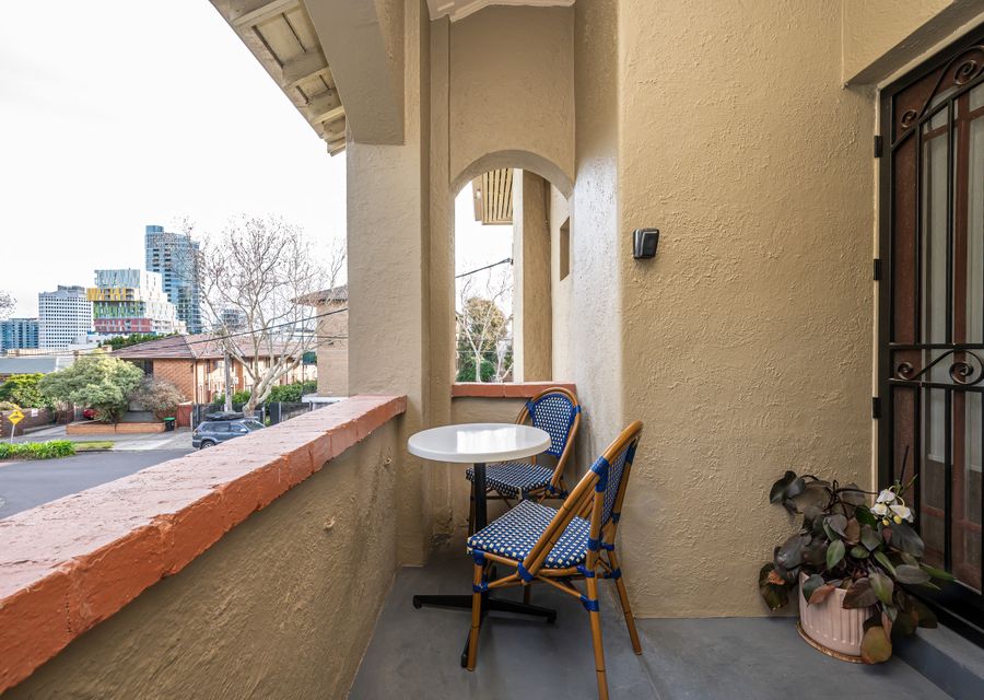 Balcony with City views to enjoy a morning coffee.
