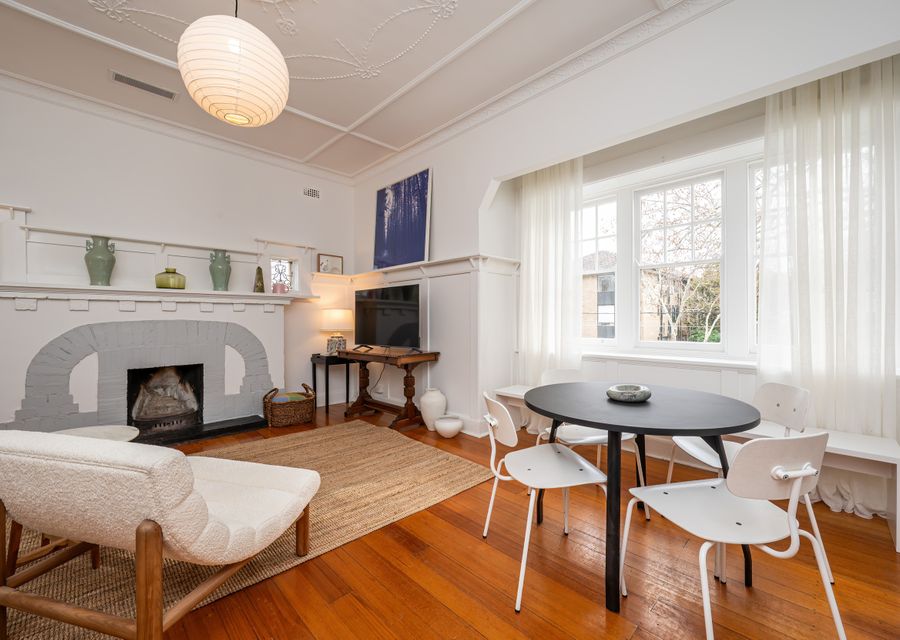 dining space for 4