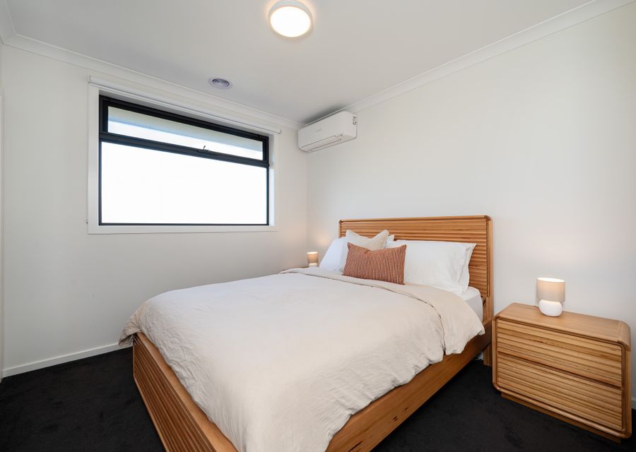 queen bedroom