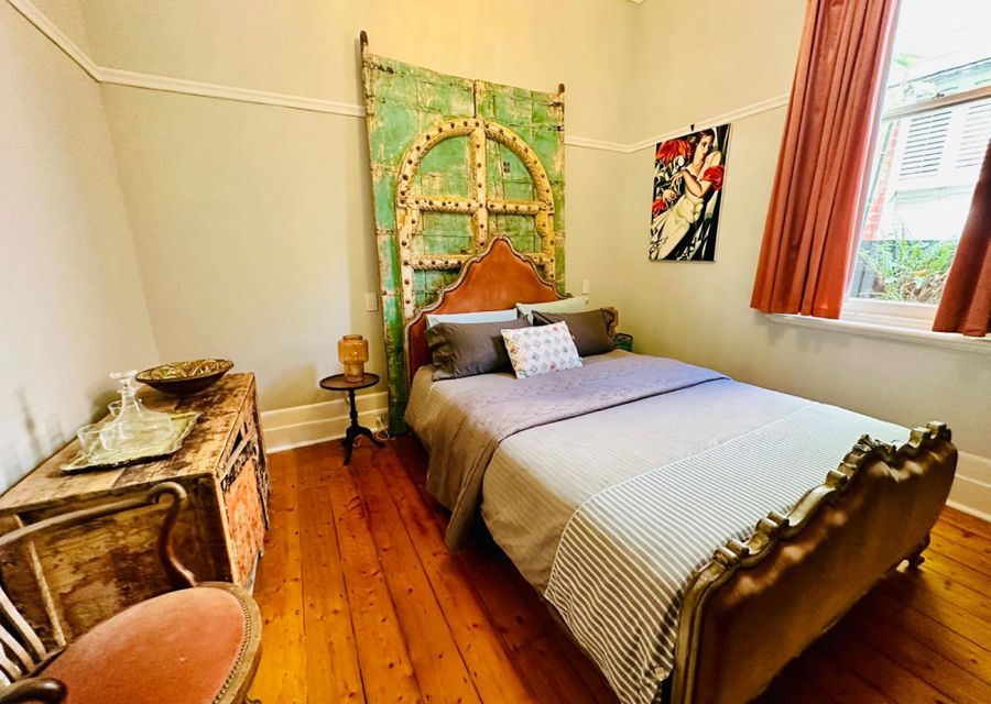 King Bed (downstairs)