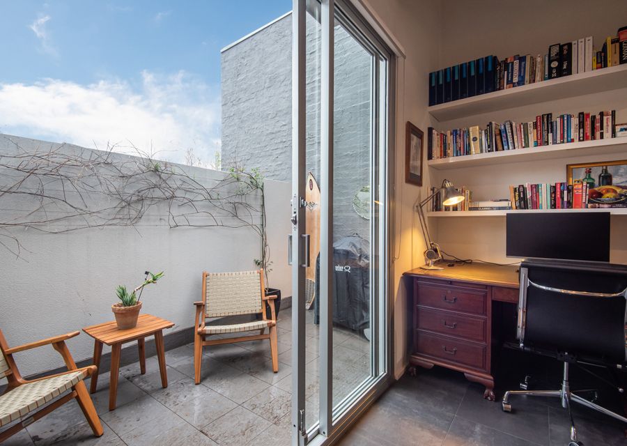 Dedicated study / work space and outdoor secluded balcony